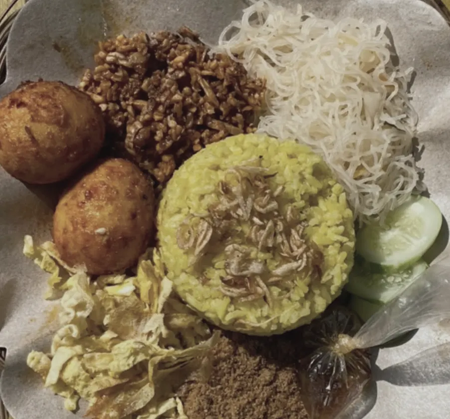 Foto Nasi Kuning dan Nasi Uduk Teh Nyai Setiabudhi